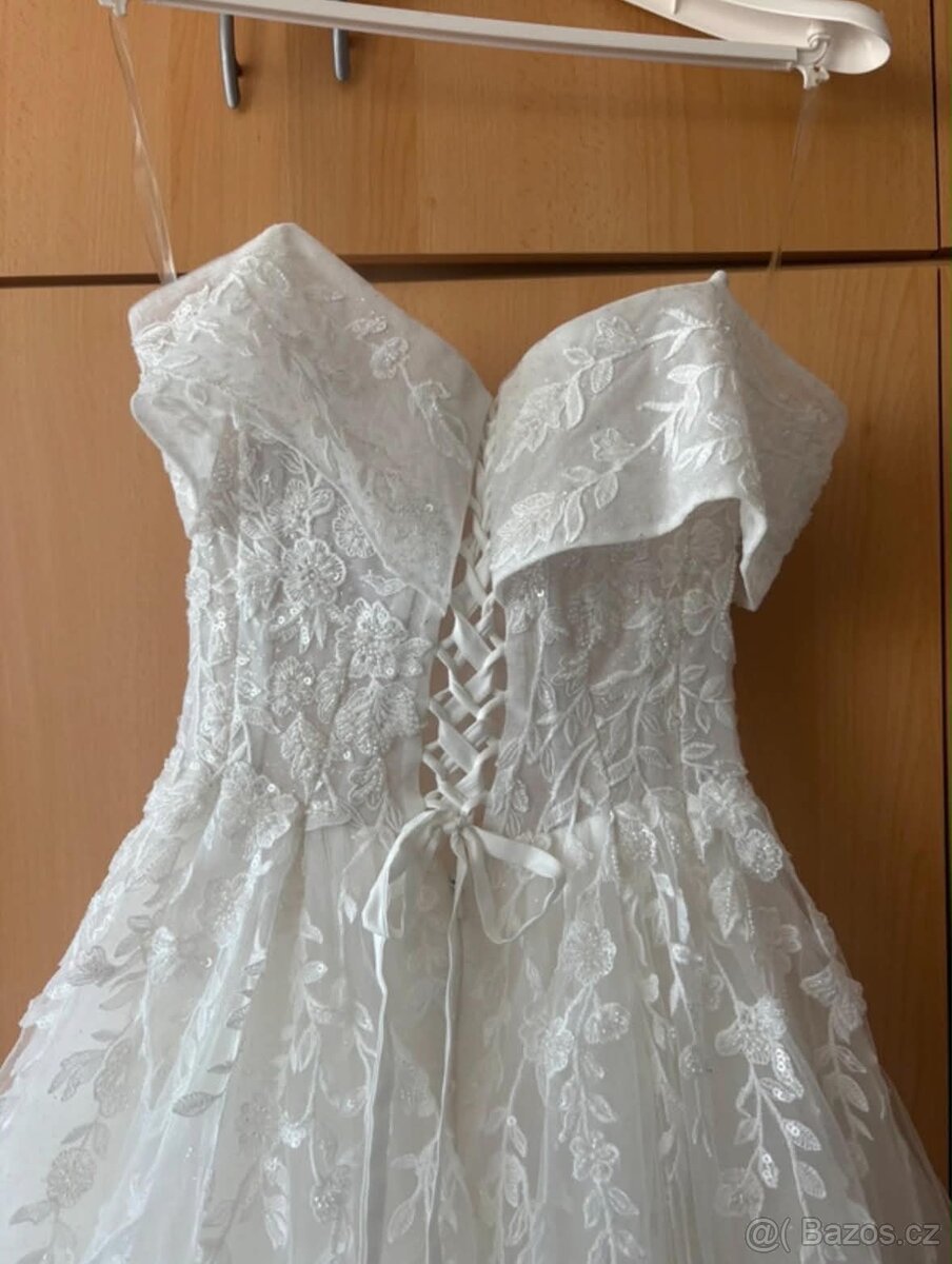 Svatební šaty barvy Ivory - 2