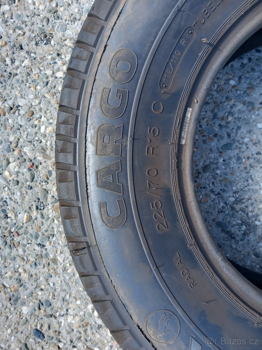 Pneu 225/70R15C - 2
