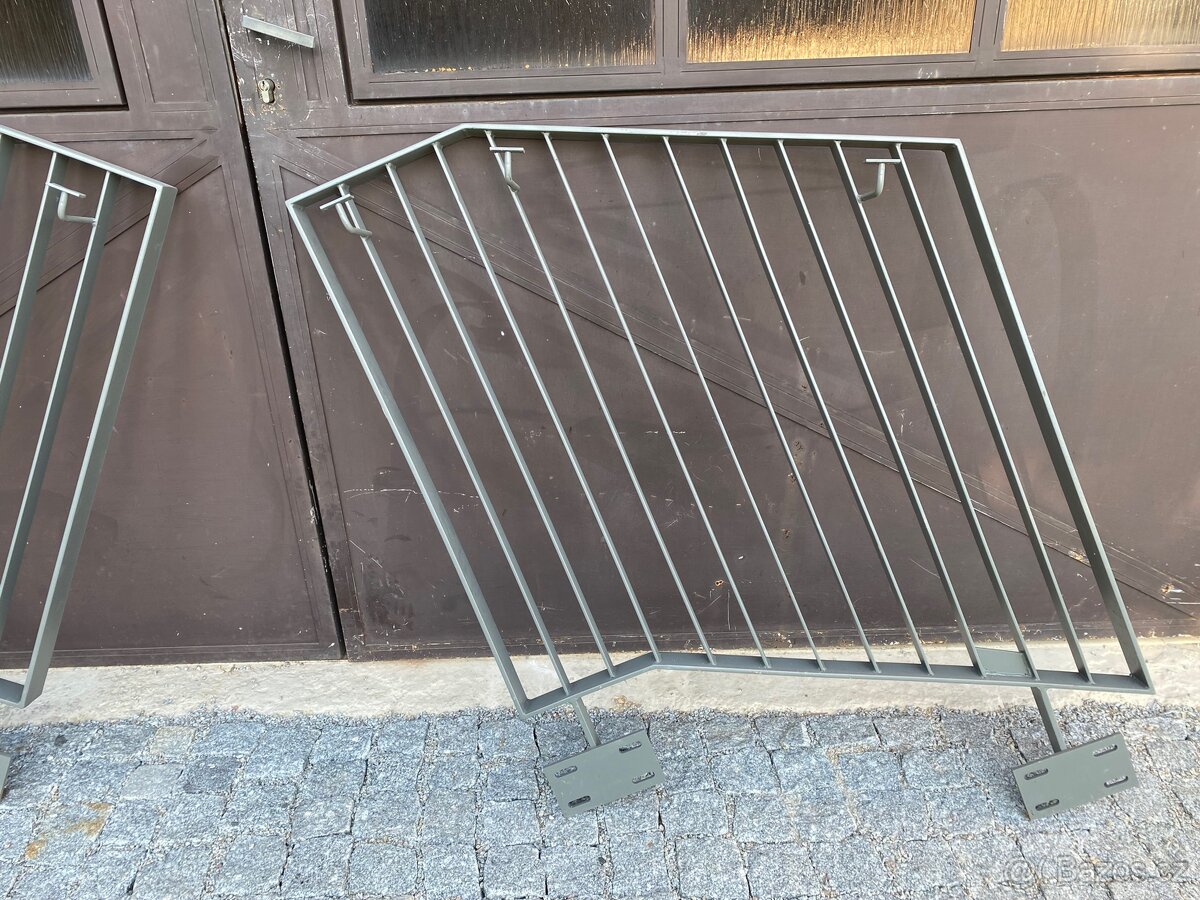 Kovové zábradlí – 2 ks, NOVÉ, nepoužité - 2