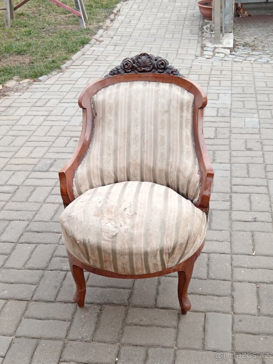 Starožitná křesla, věšák a kořenky - 2