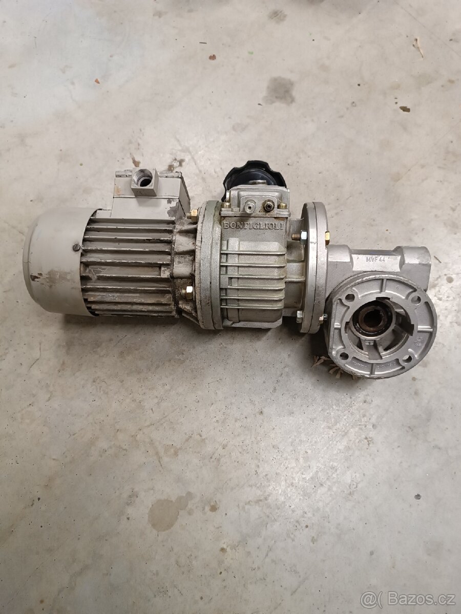 Elektromotor s variátorem a převodovkou 4-18ot/min - 2