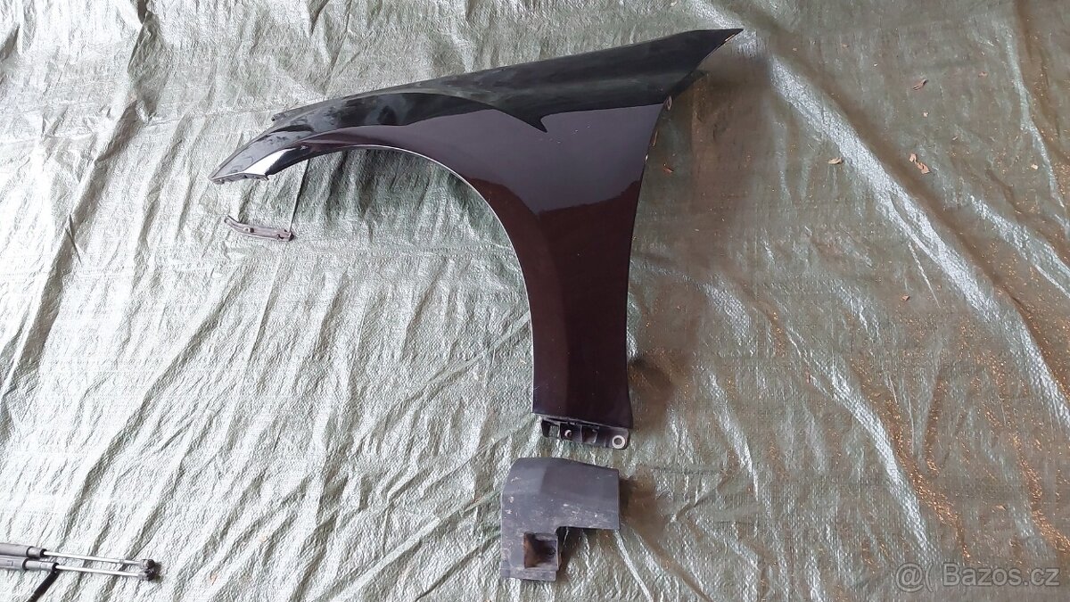 Mercedes W164 BLATNÍK LEVÝ ČERNÝ 4000kč - 2