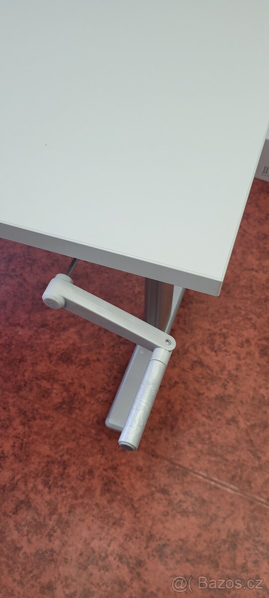 Kancelářský stůl, výškově nastavitelný - 2