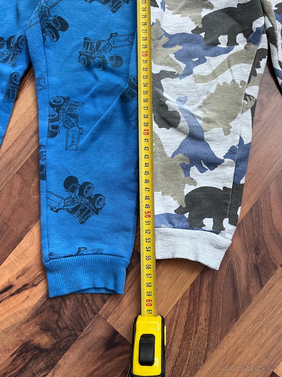 Chlapecké tepláky - vel. 110 - 2