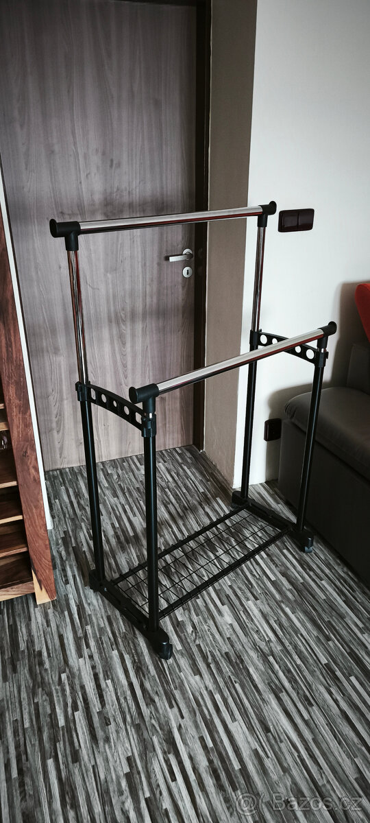 Stojan na oblečení - štendr - dvě provedení - 2