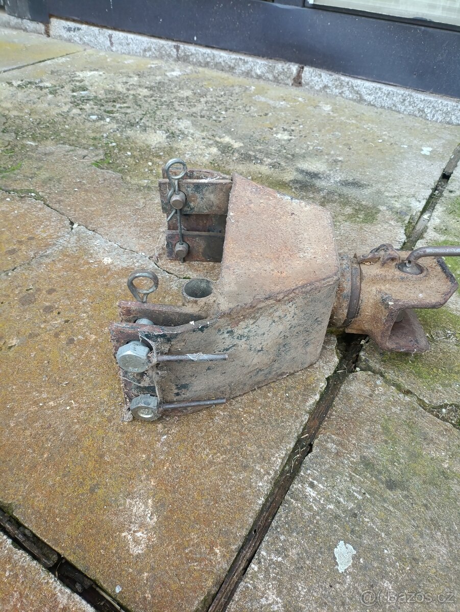 Závěs na traktor - 2