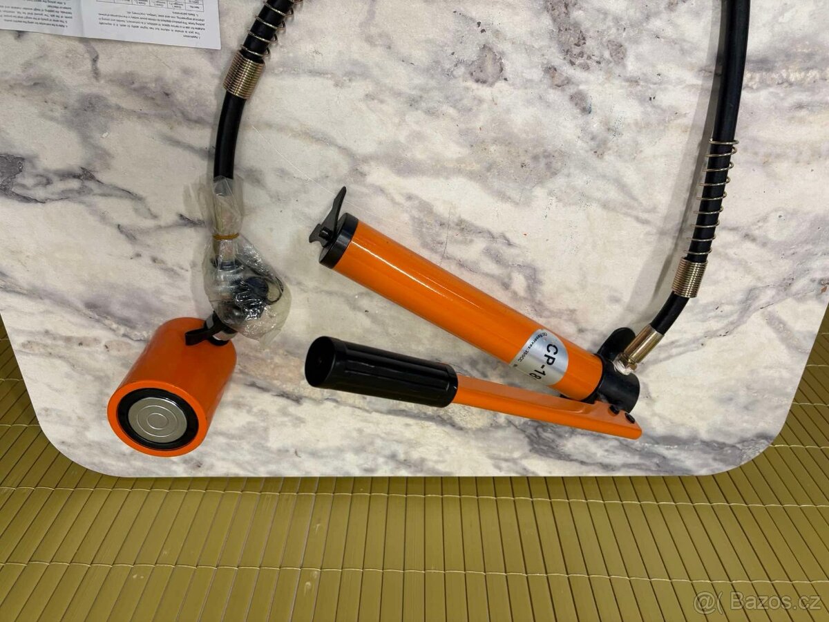 Hydraulická ručni pumpa (102) - 2