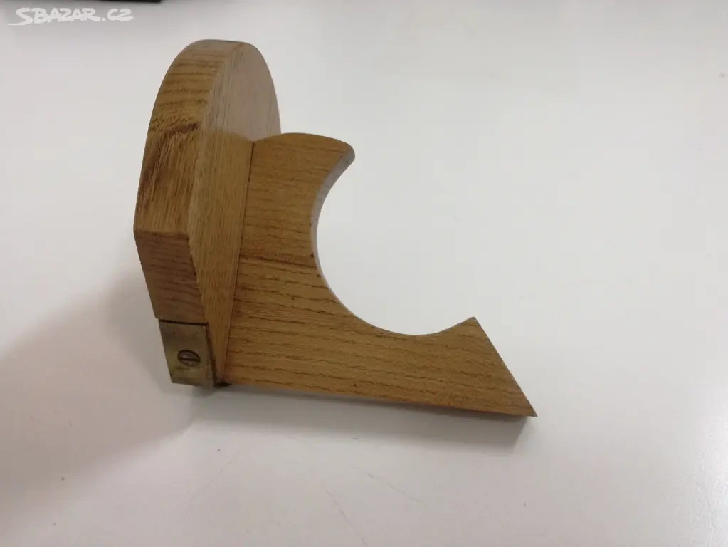 Dřevěný věšáček - 2