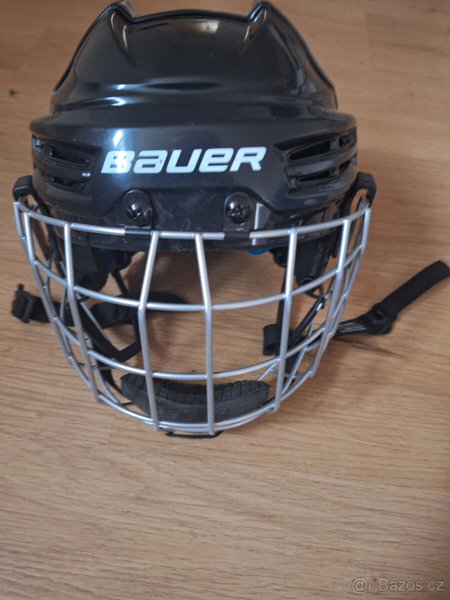 Hokejová helma - 2