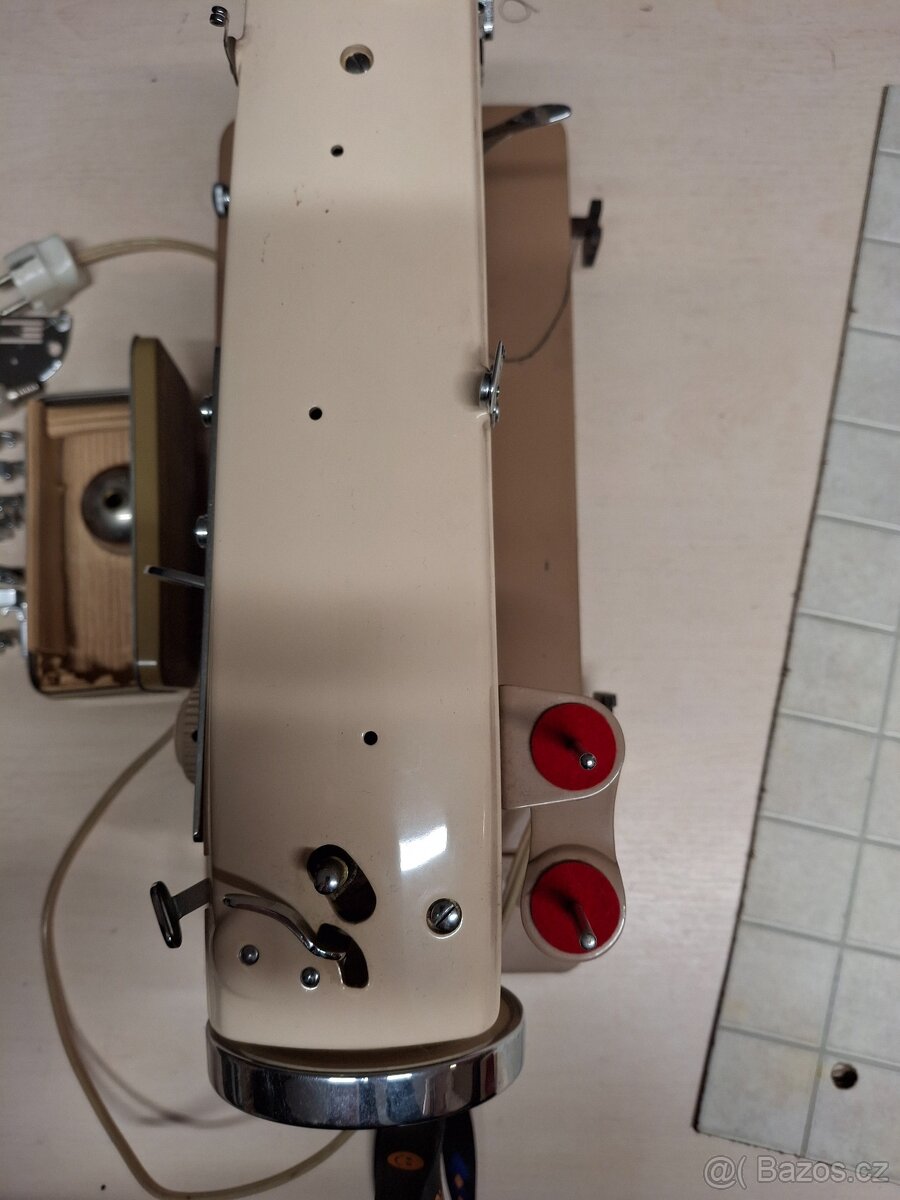 šicí stroj IDEAL - 2