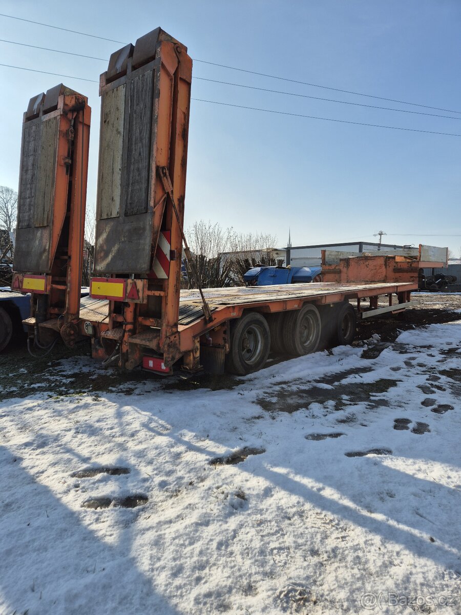 Podvalník Zrust třínápravový - 2