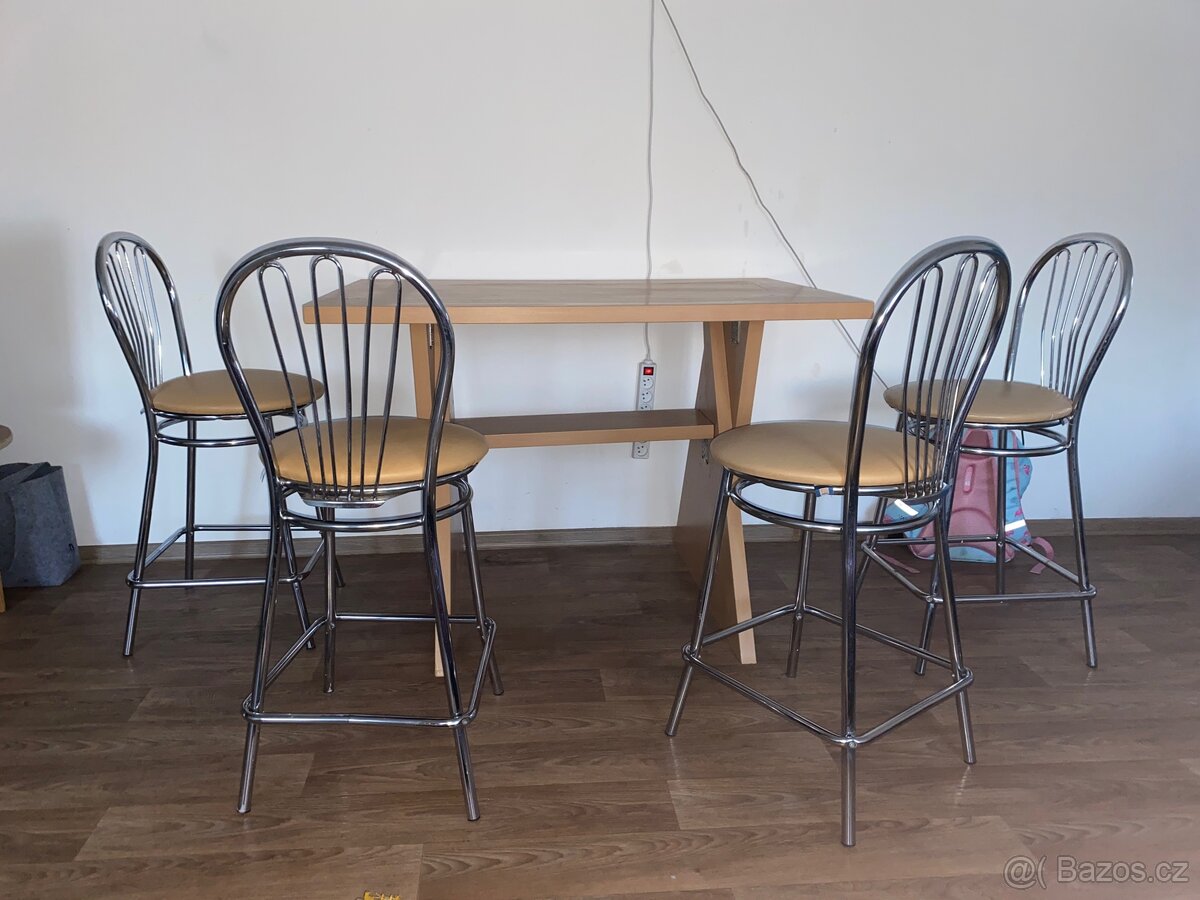 Jídelní stůl + 4 židle - 2