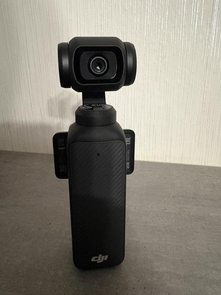 DJI Osmo Pocket 3 Creator Combo - 2