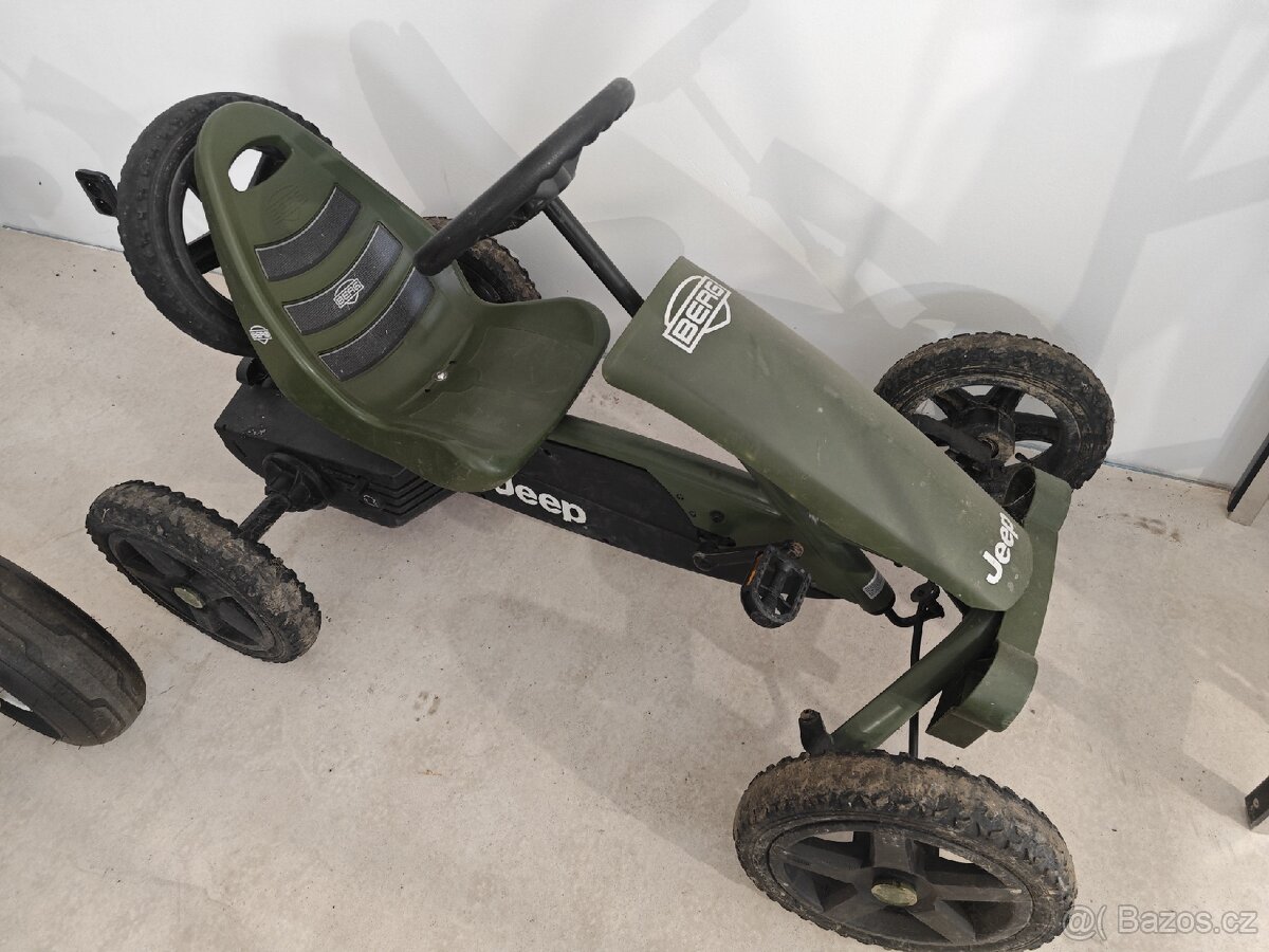 Šlapací motokára Berg Jeep - 2