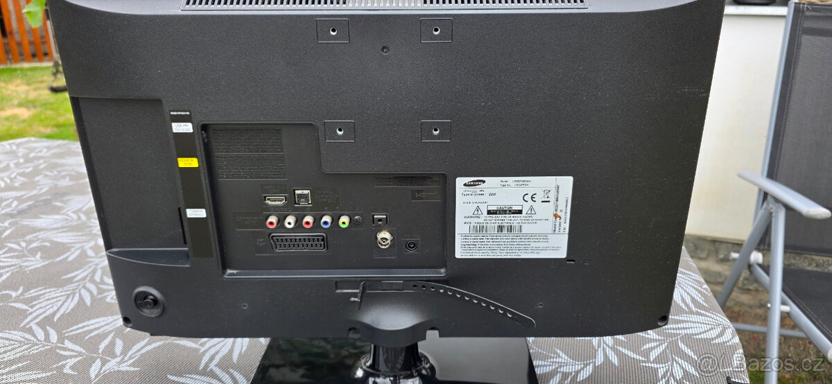 Prodám monitor/televizi Samsung UE22F5000AW - 2
