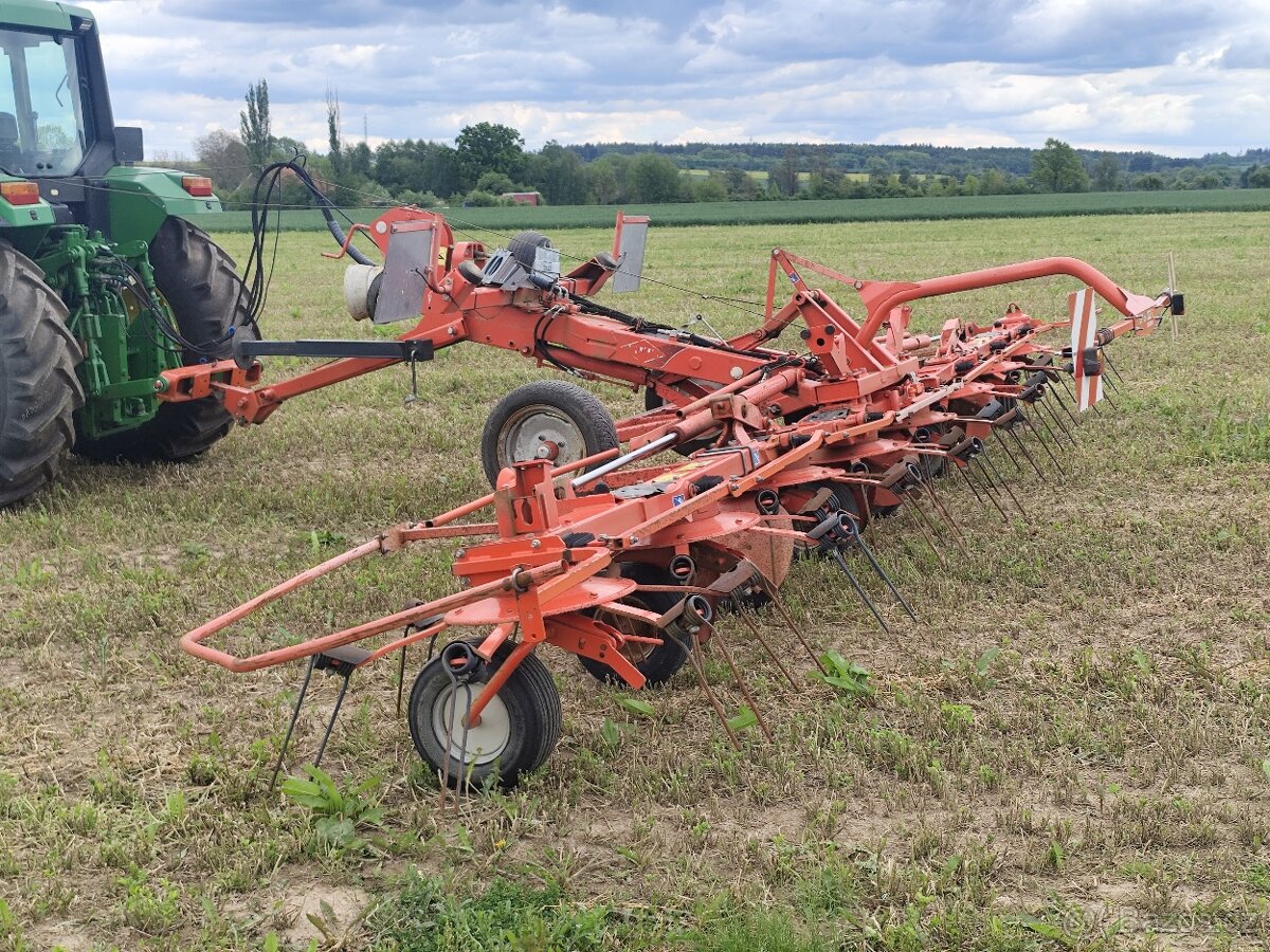 Obraceč píce KUHN GF 8702T - 2