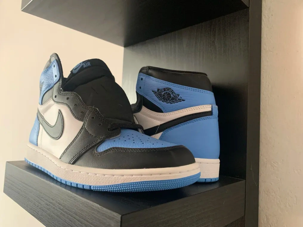 Jordan 1 Retro High OG UNC Toe - 2