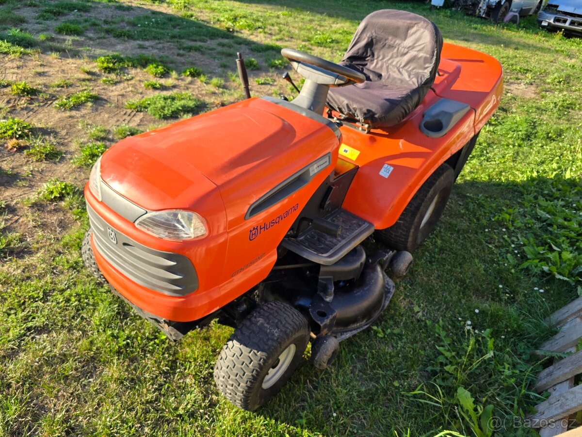 Zahradní traktor Husqvarna - 2
