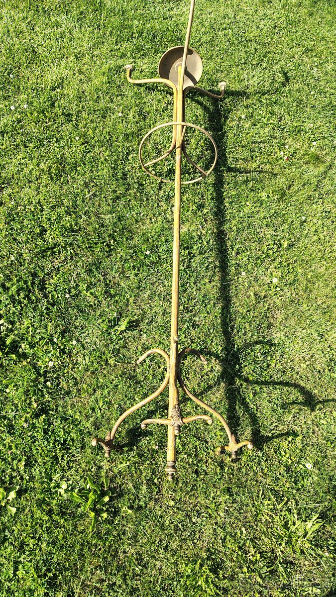 Věšák - 2