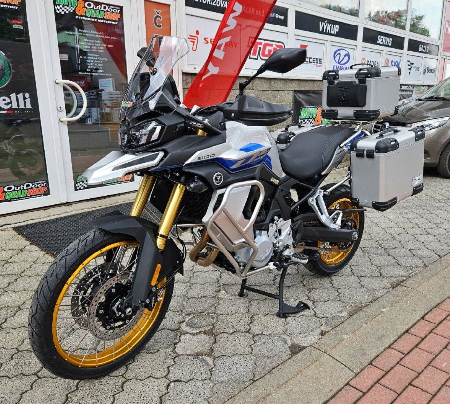 Voge 900 DSX, SKLADEM