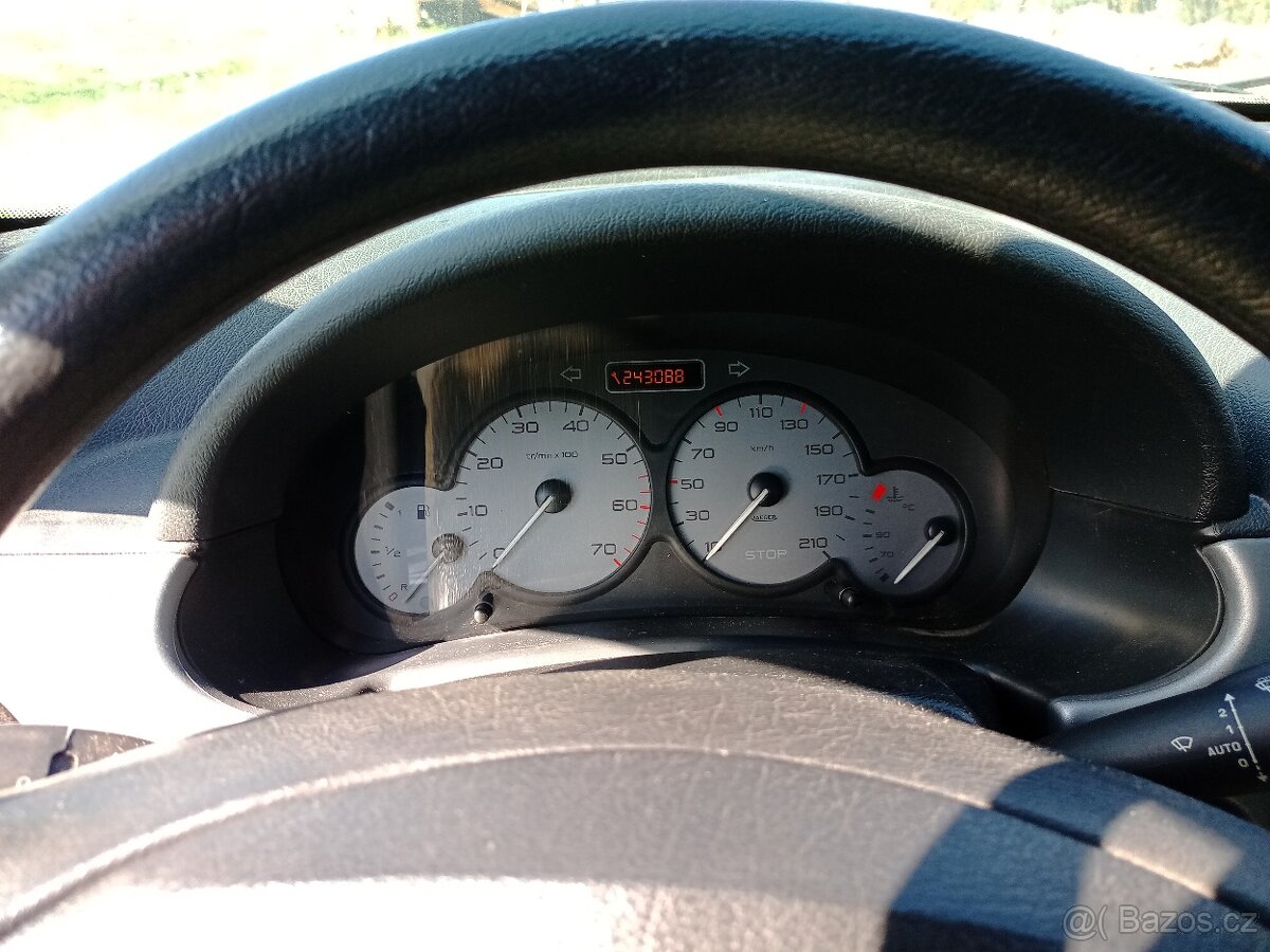 Citroen Berlingo 1.6i 16V 80Kw LPG rok 2006, 243 000km - 2