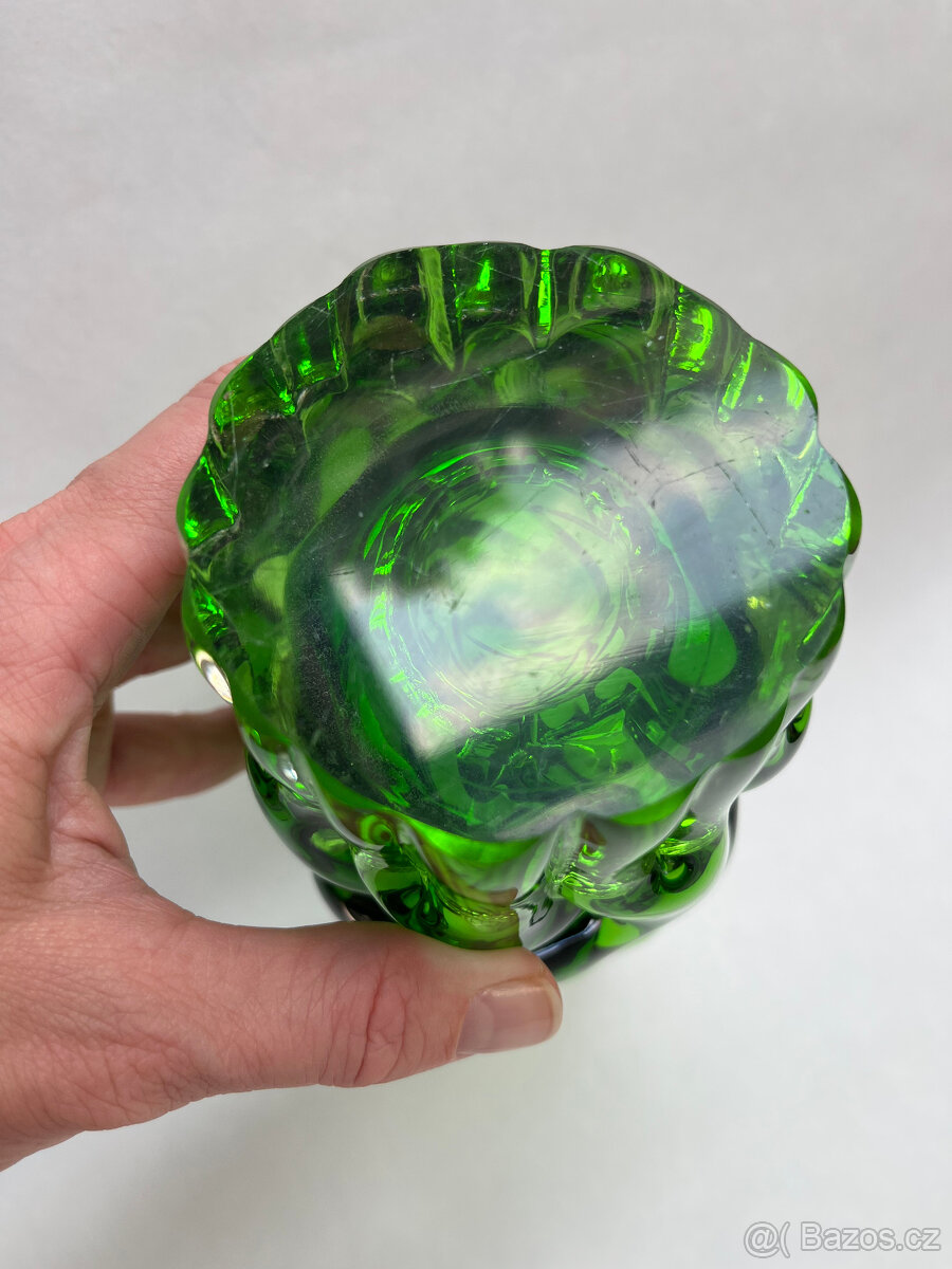 Váza Mozek 24.5 cm, zelené hutní sklo, Pavel Hlava - 2