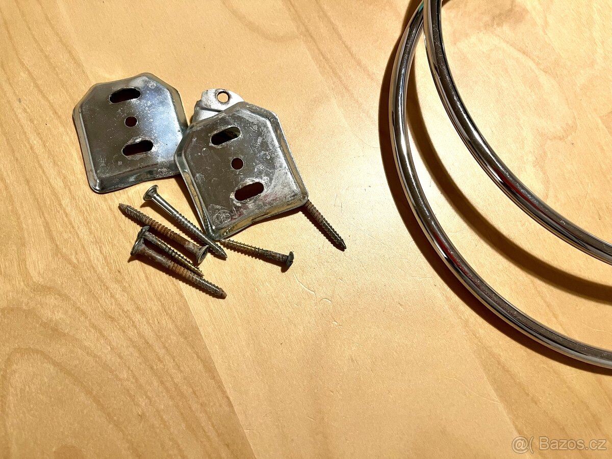 Sada držáků do koupelny - na ručníky, kartáčky a mýdlo - 2