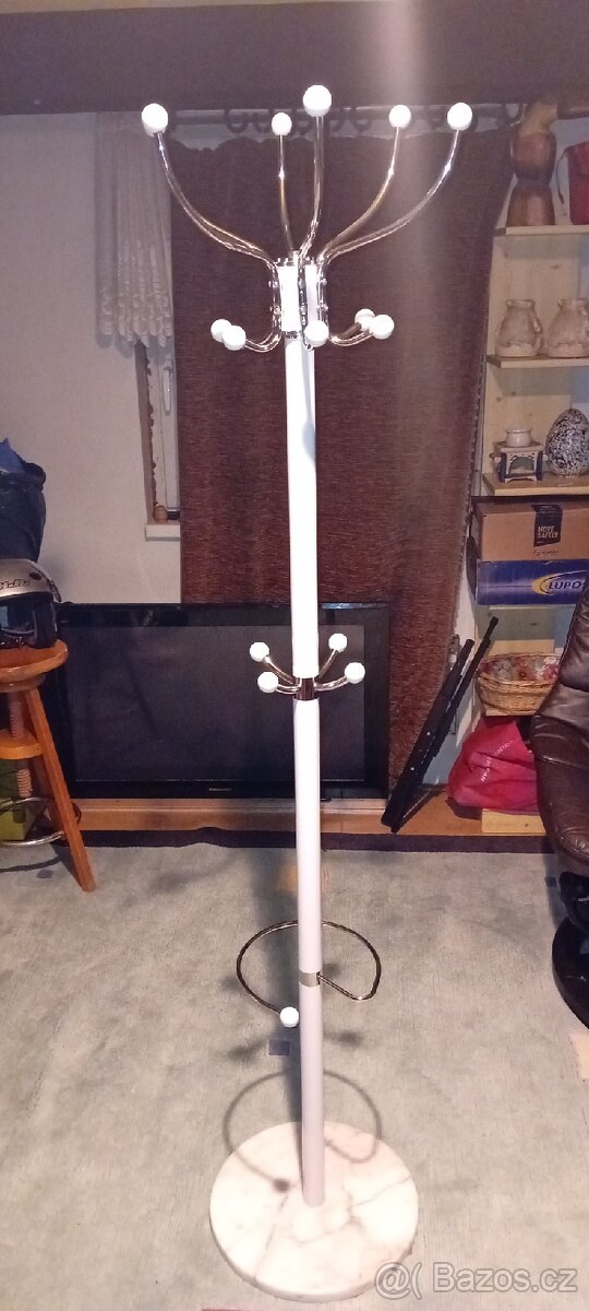 Stojanový věšák s mramorovou deskou - 2