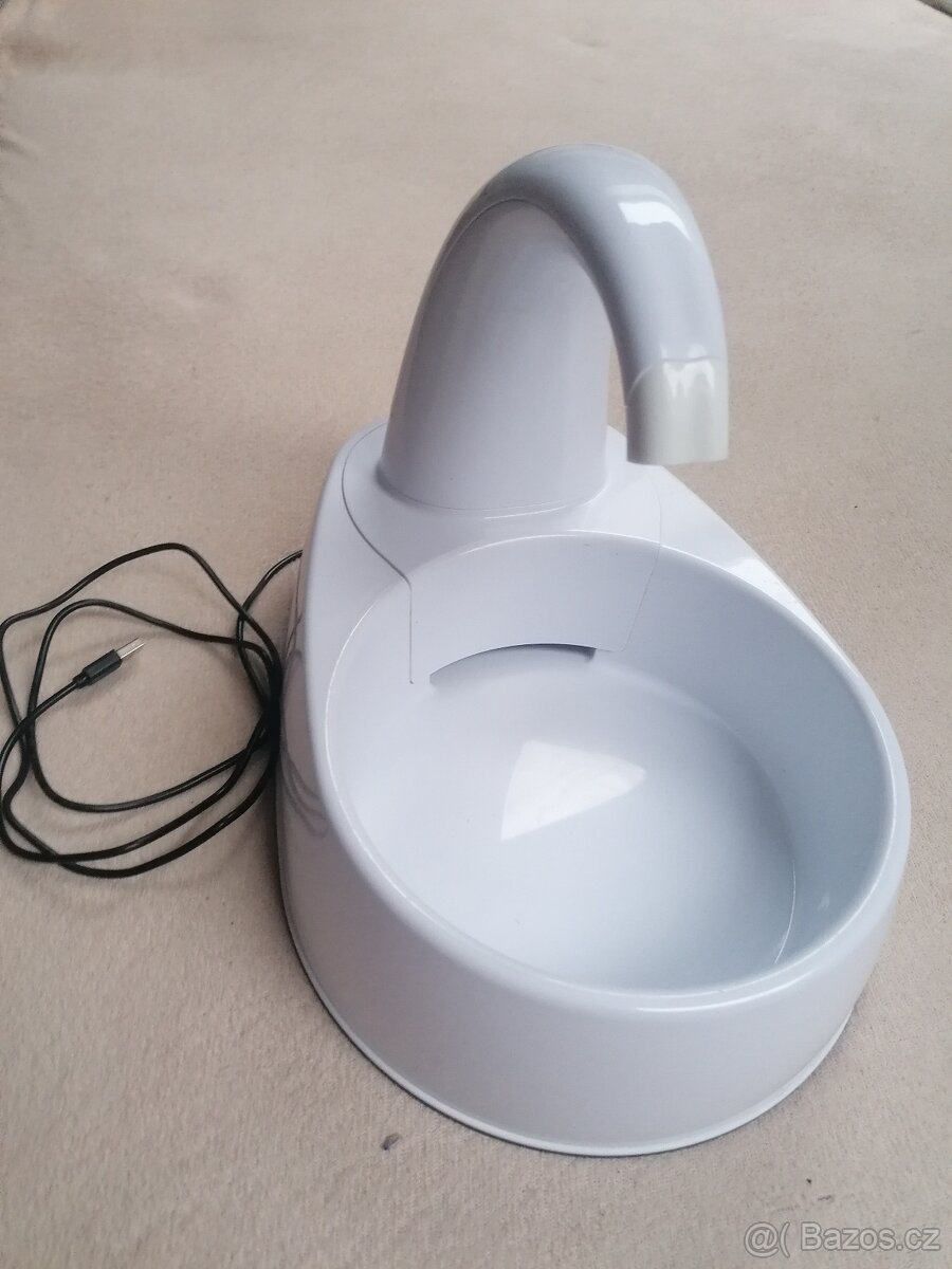 Fontánka na pití pro kočky - 2