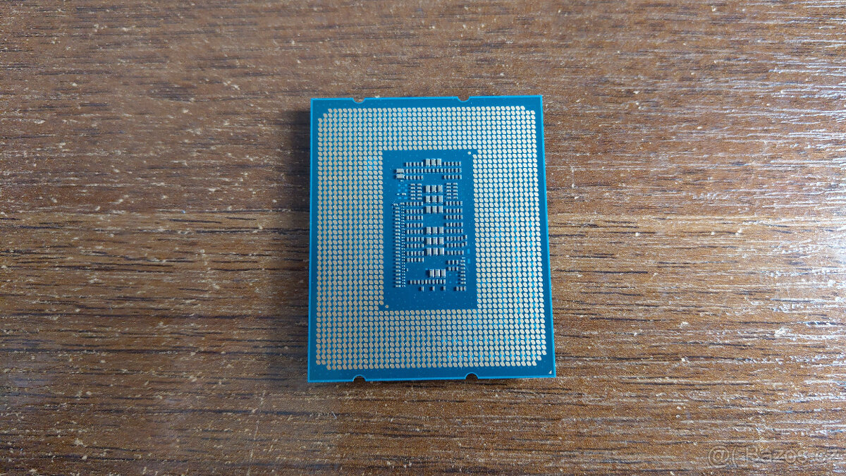 Intel Core i7-12700KF (12C/20T) - 2