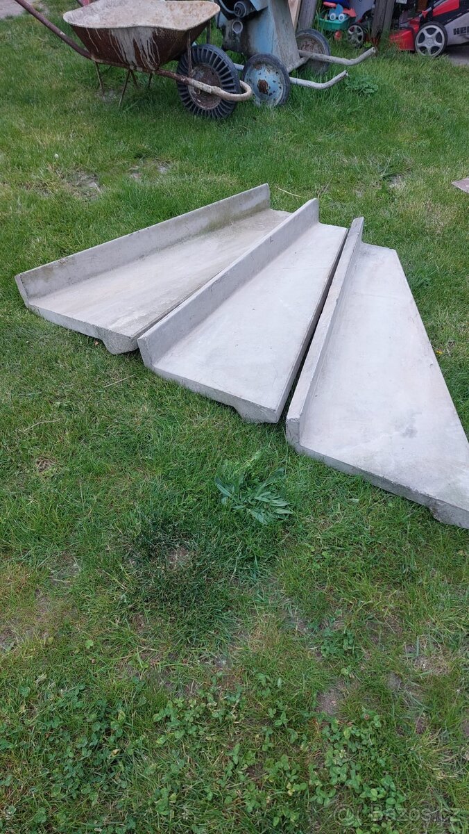 Betonové pravotočivé schody - 2