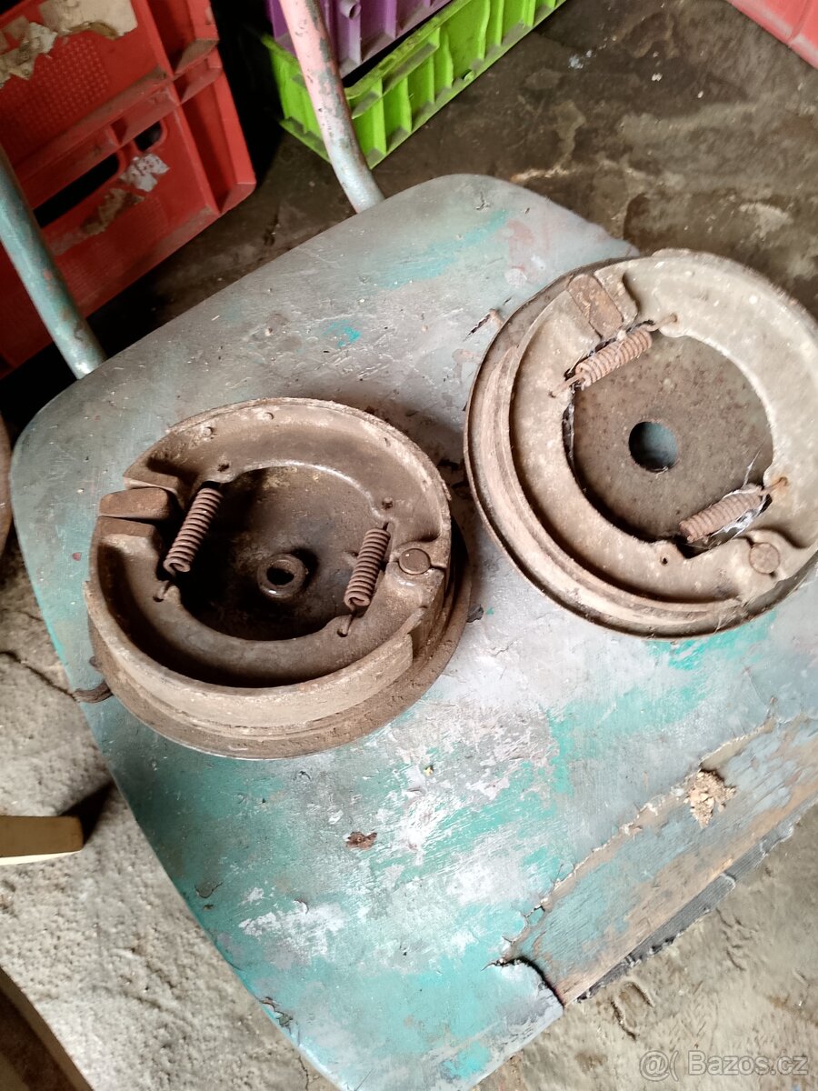 Jawa pérák komunista - 2