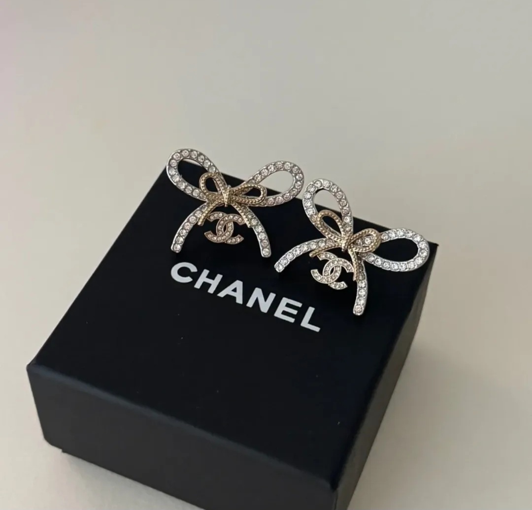 Chanel CC Crystal Strass Bow Stud Earrings Gold - 2