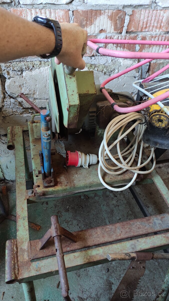 Rozbrušovací pila na kov vč. stolu - 2