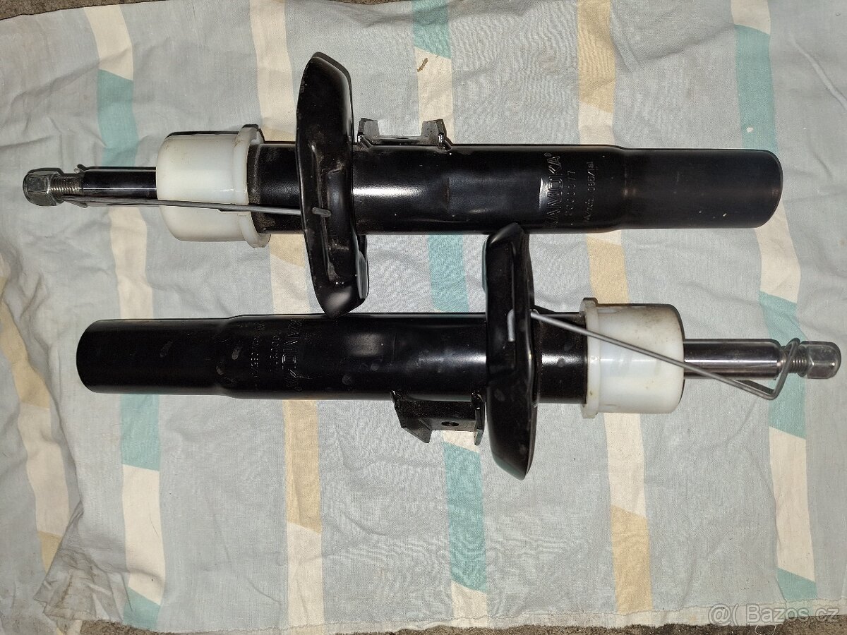 Nové přední tlumiče Octavia II - 2