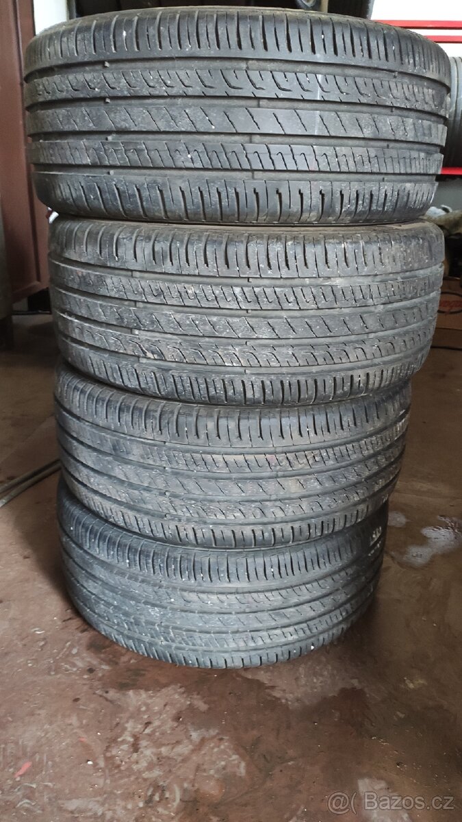 225/45 R17 - 2