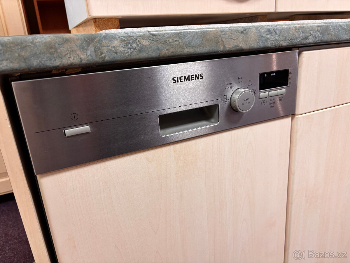 Kuchyňská linka vč spotřebičů - 2