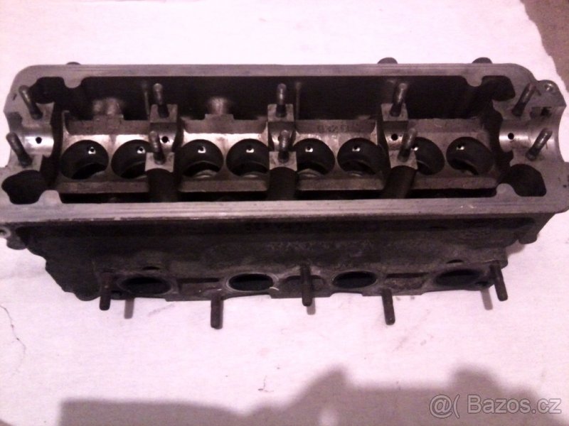 HLAVA MOTORU 1,6 octavie,felície typ motoru AEE - 2