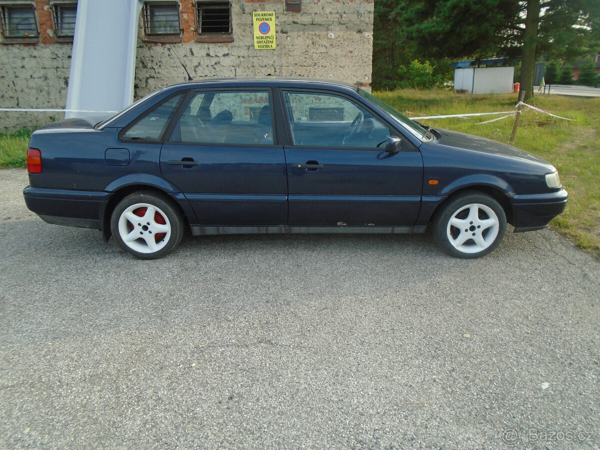 VW PASSAT B4, 1.8 66KW, PRODÁM - 2