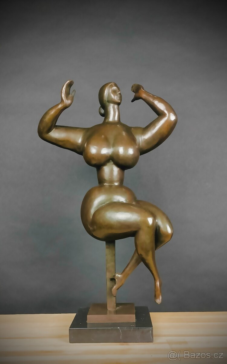 Bronzové sochy - ženské akty - 2