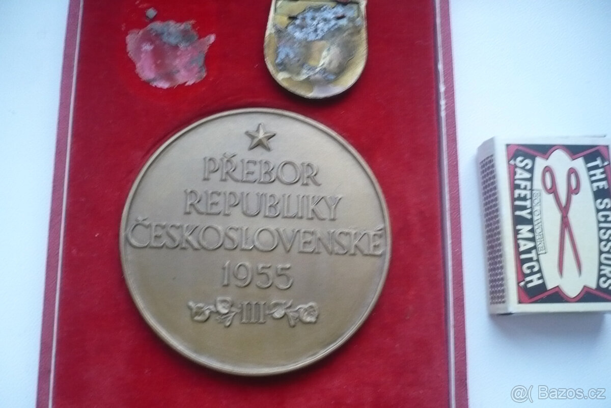 Odznaky a vyznamenání - 2