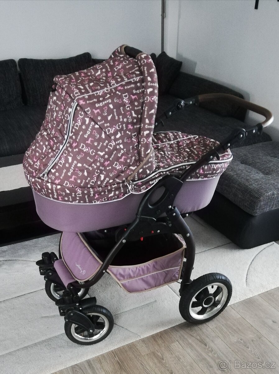 Kočárek s dalším příslušenstvím - 2