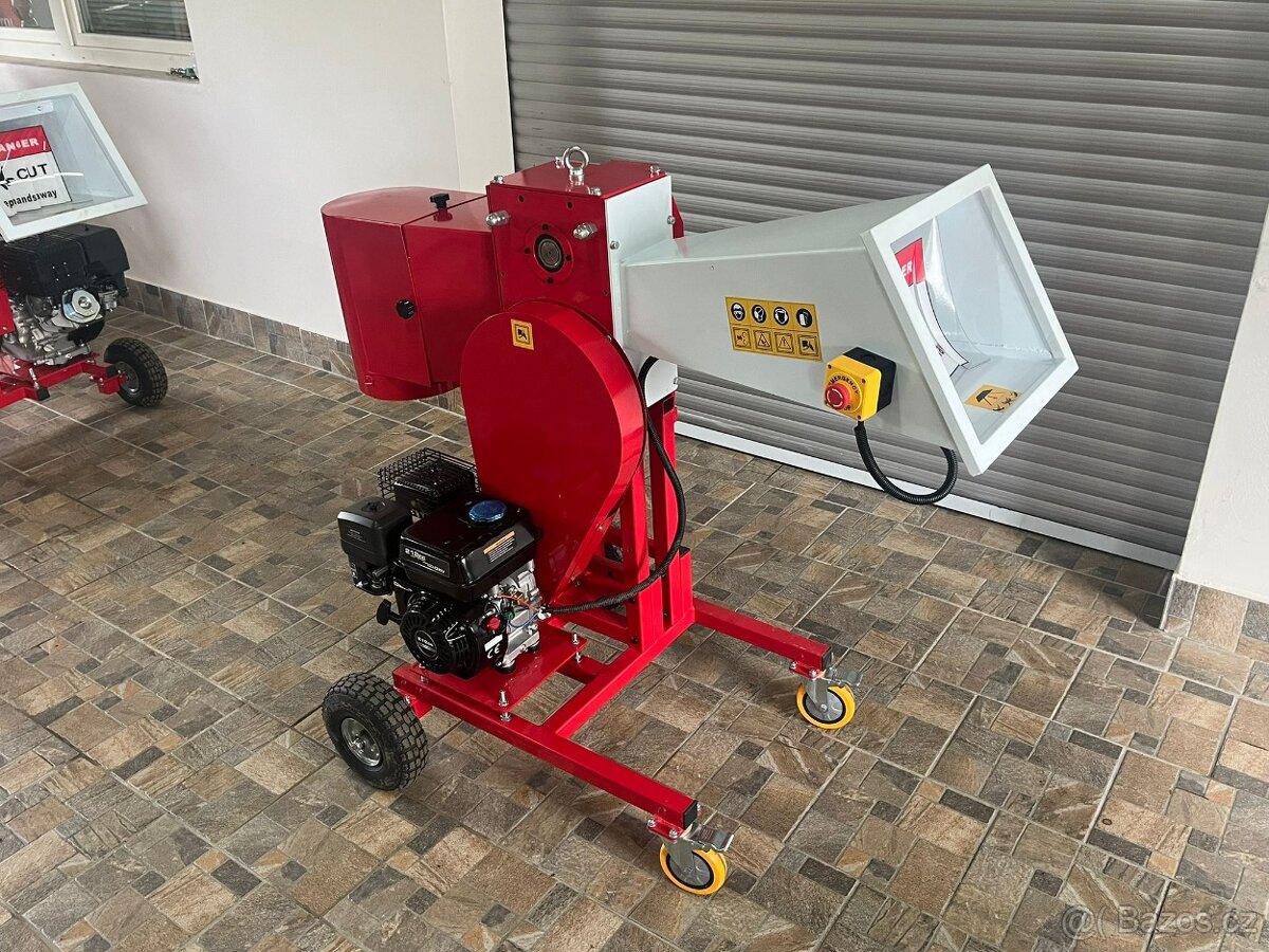 Motorový špalíkovač a drtič větví PORTOS 03 - 2