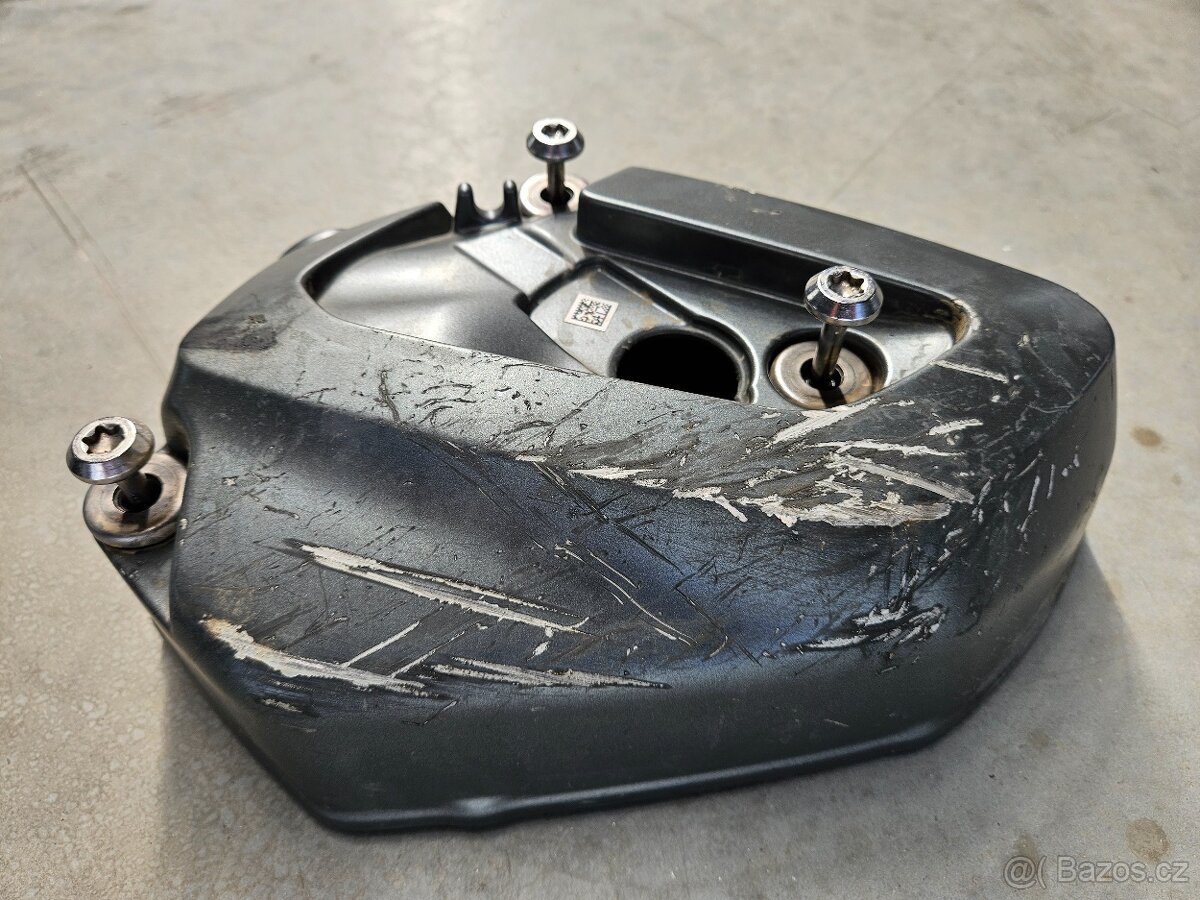 BMW R1250GS Adventure ventilové víko pravé - 2