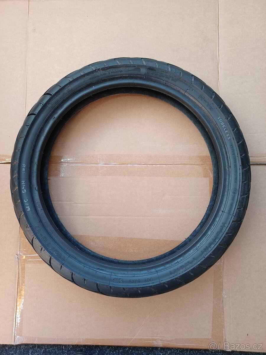 Pneu moto 110/70-17 - 2