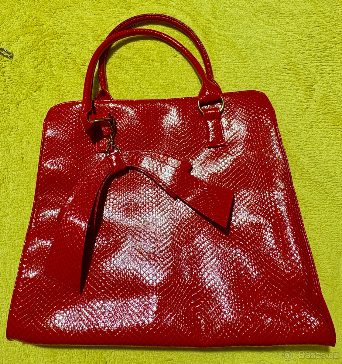 Červená kabelka do ruky z Avonu - 2