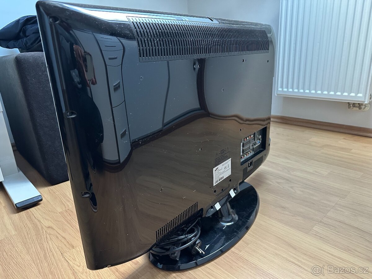 LCD televize Samsung 32" – LE32R86BD + DVB-T2 set-top box - 2