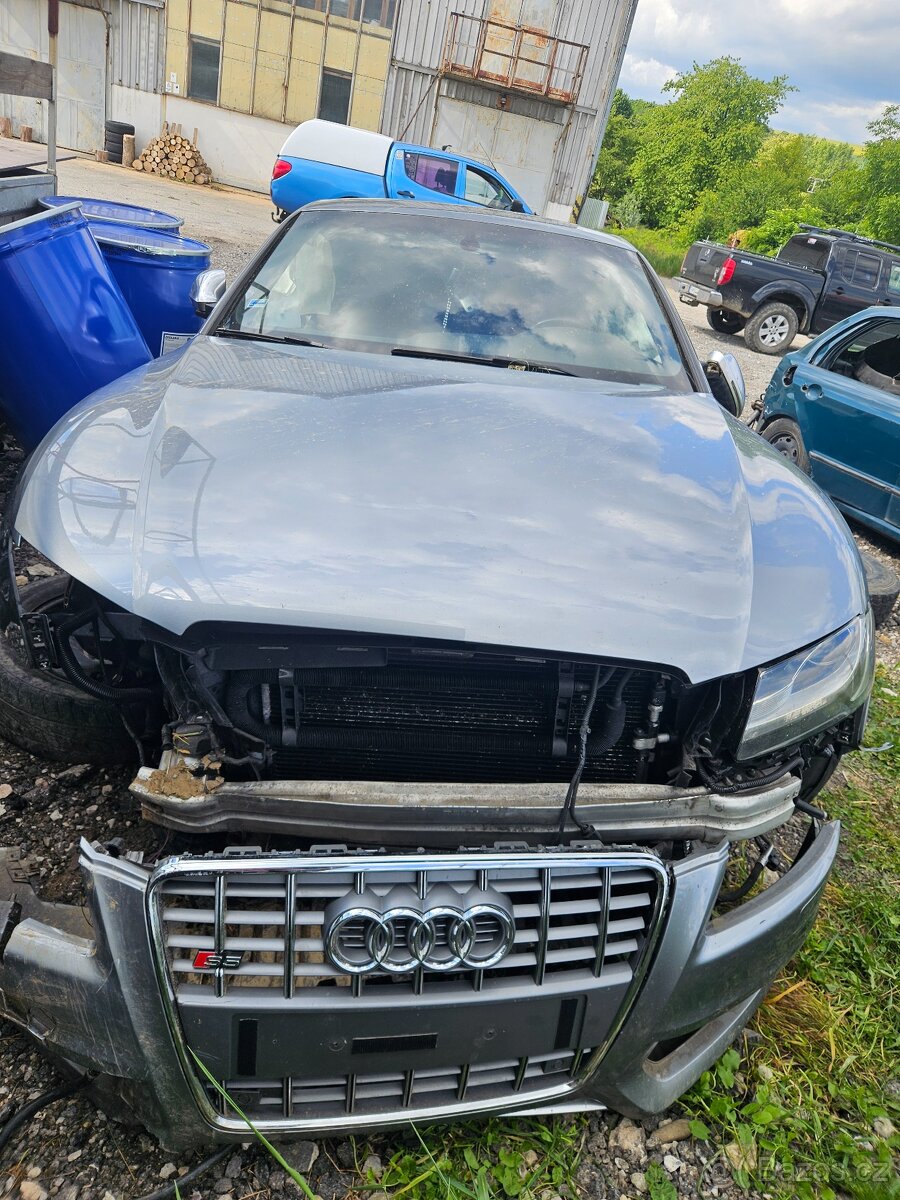 Audi s5 4.2 na náhradné diely - 2