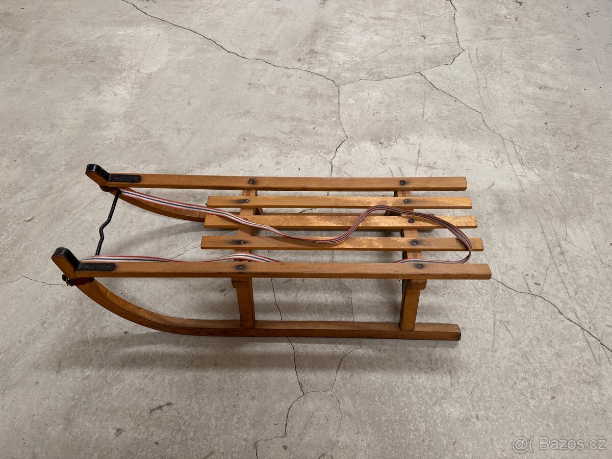Staré dřevěné saně - 2