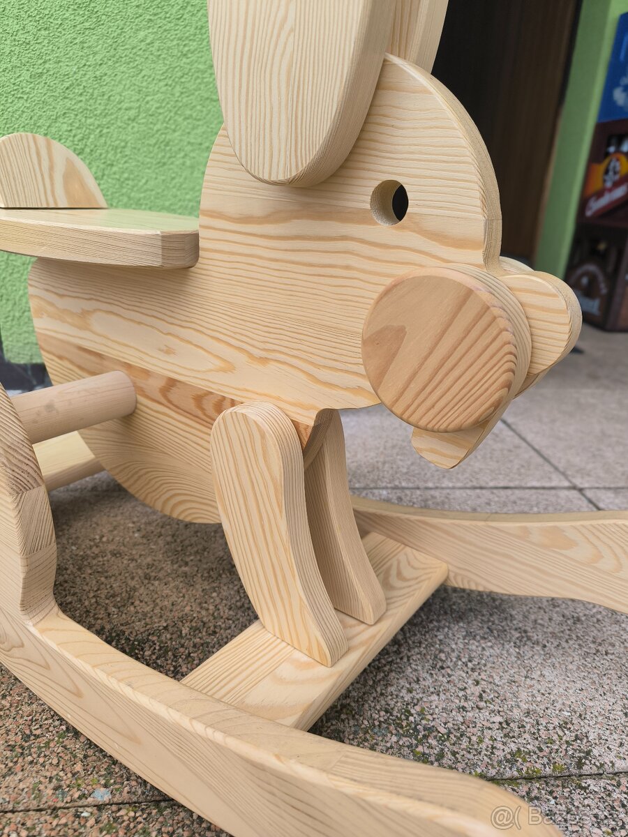 Dřevěný houpací zajíc - 2